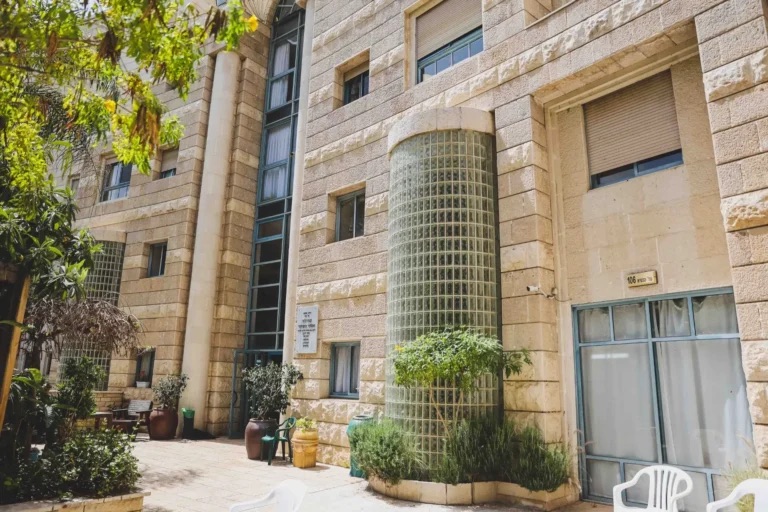 בית משהד, חזית תיאור תמונה של